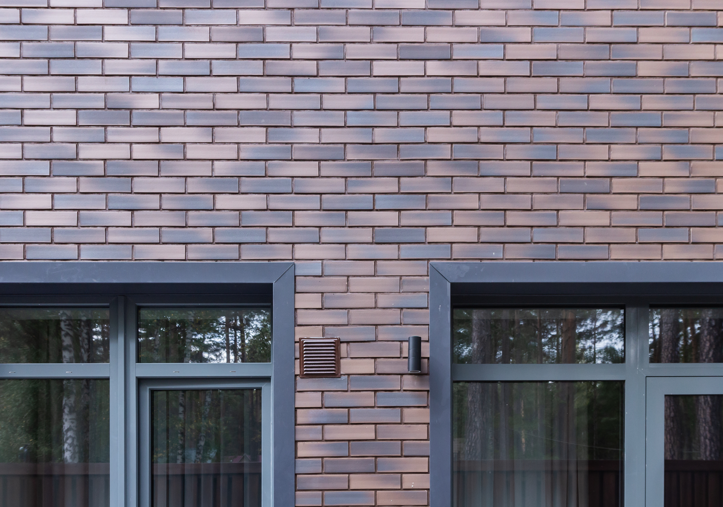 темный клинкер на фасад